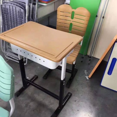 鋼塑課桌椅